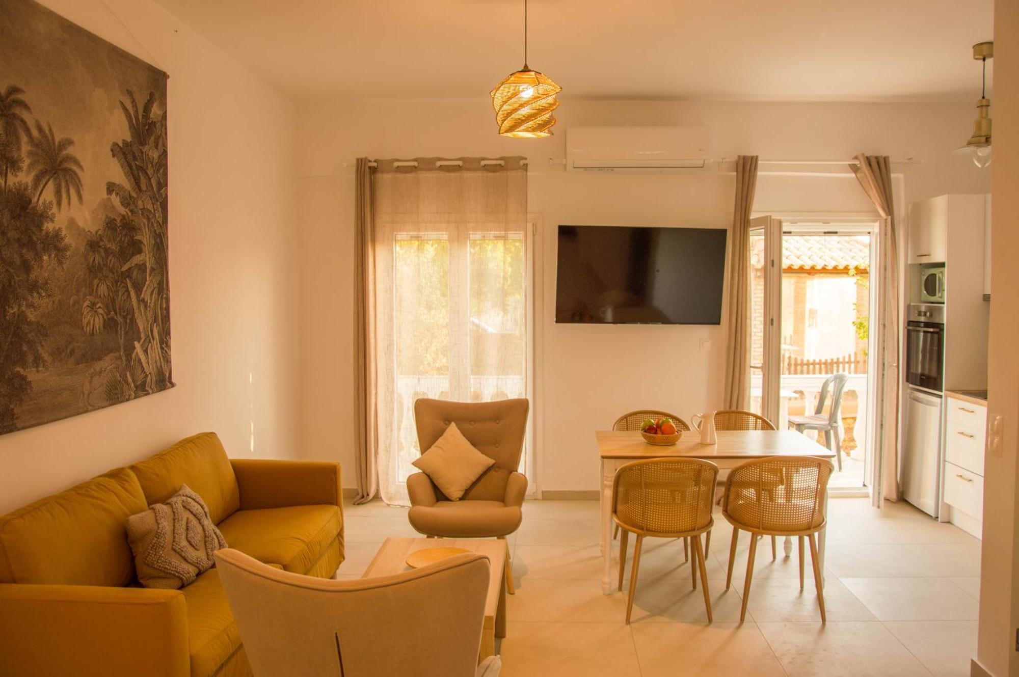 Aristidis Apartments Ájos Jeórjos Eksteriør bilde